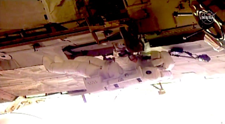 2019-female-spacewalk-aq