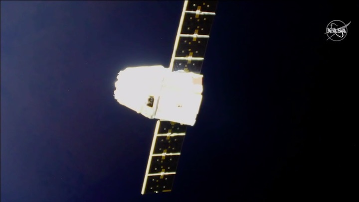 2020-01-7-spacex-dragon-iss-at