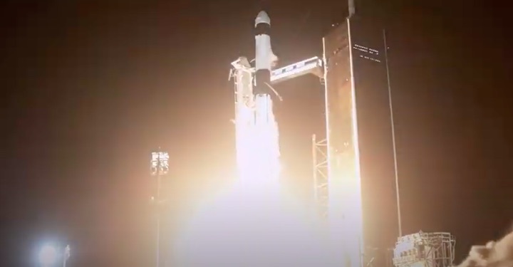 2021-04-23-crew2-launch-aze