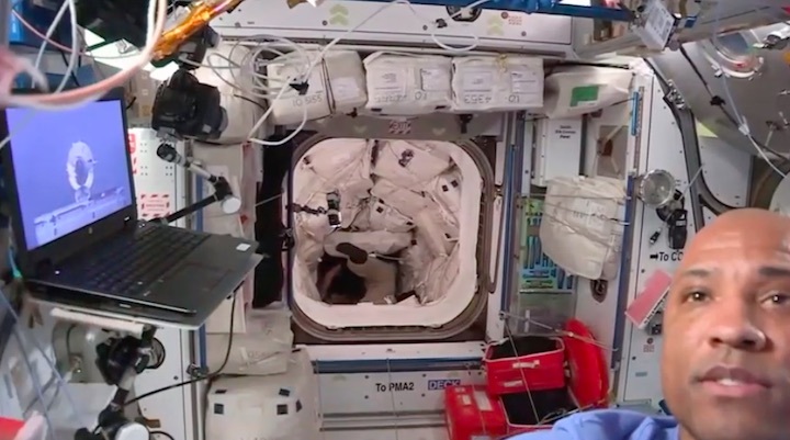 2021-04-24-crew2-iss-hatch-ag