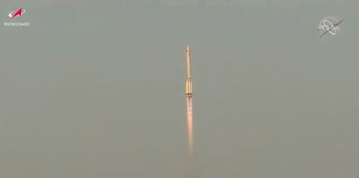 2021-07-21-nauka-launch-ab