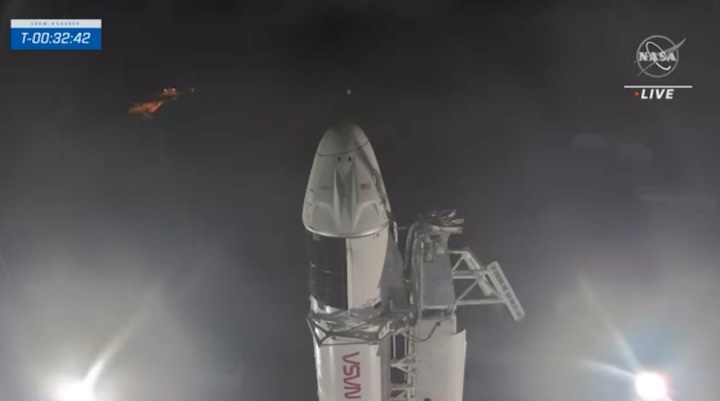 2022-04-crew4-launch-b