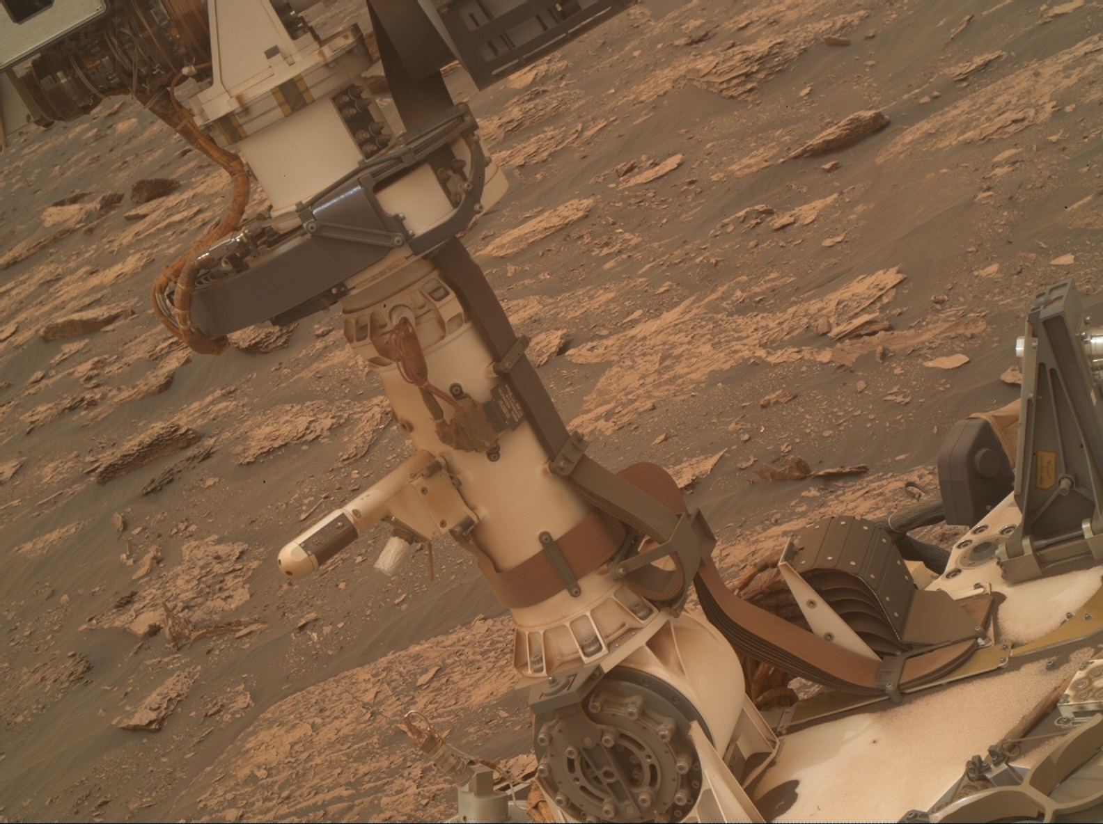 2082mh0003900010802135c00-dxxx