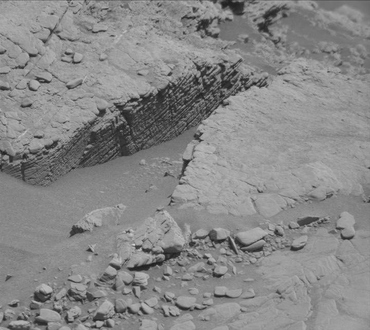 2523mr0133000220305389c00-dxxx