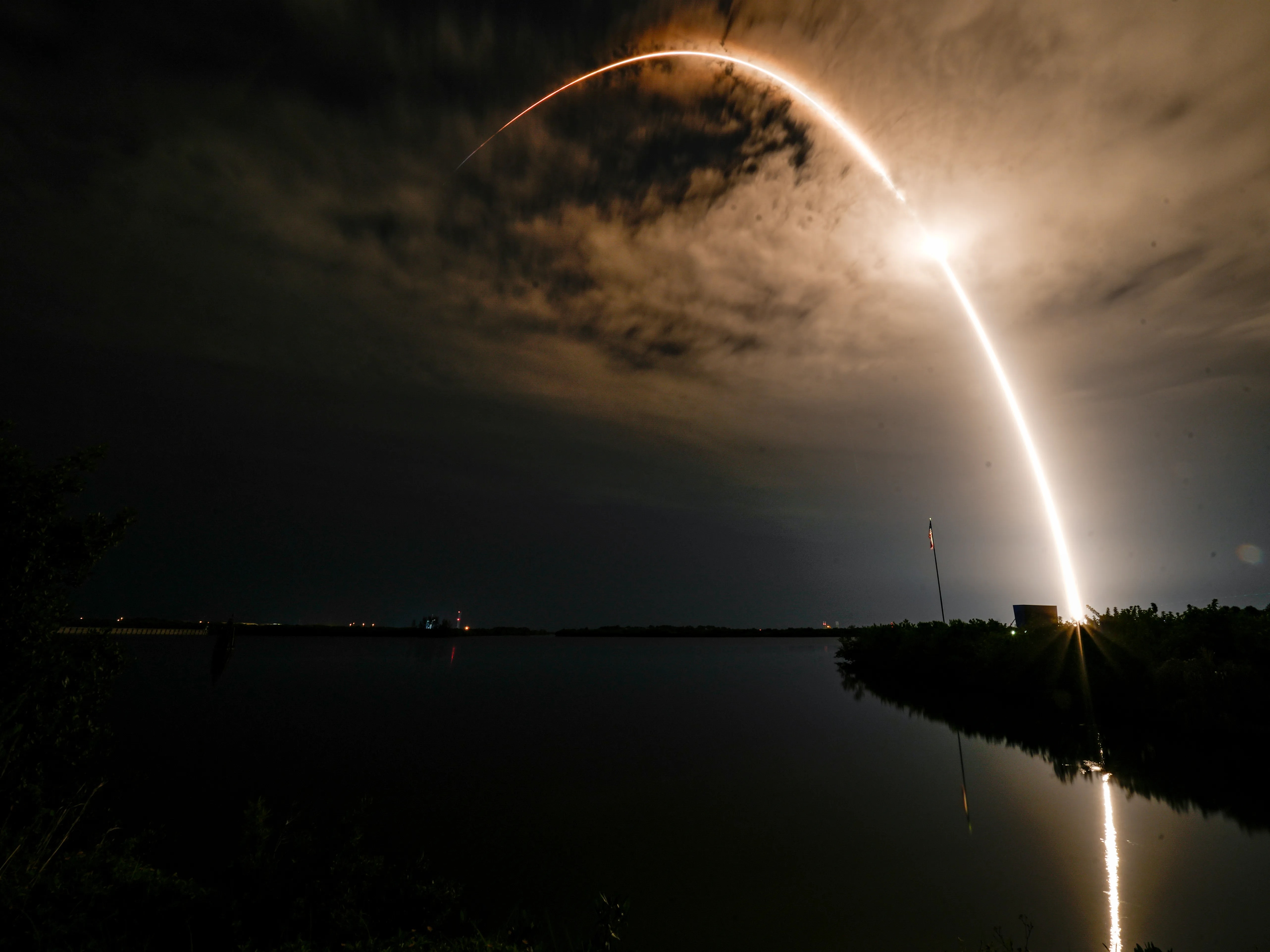 84441261007-crb-070225-spacex