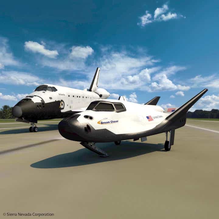 90daf99a-3e8c-4c0e-aaca-aad9b84759db-sncs-dream-chaser-with-nasa-space-shuttle-atlantis