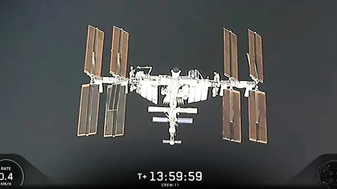 blog-crew11-iss-approach-080225