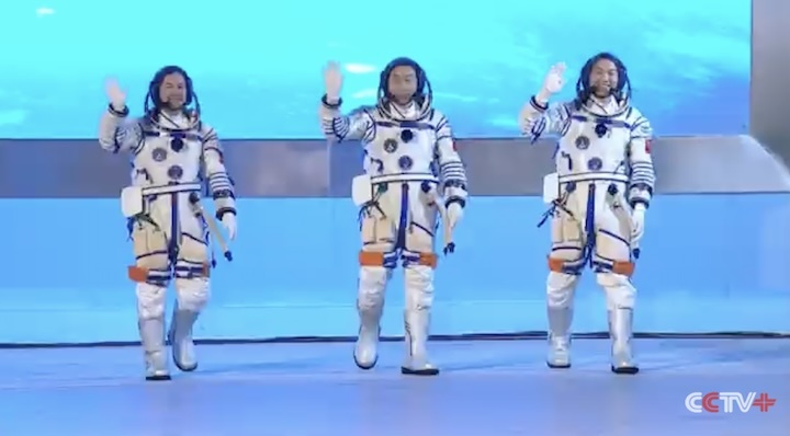 china-shenzhou-19-launch-ad-1