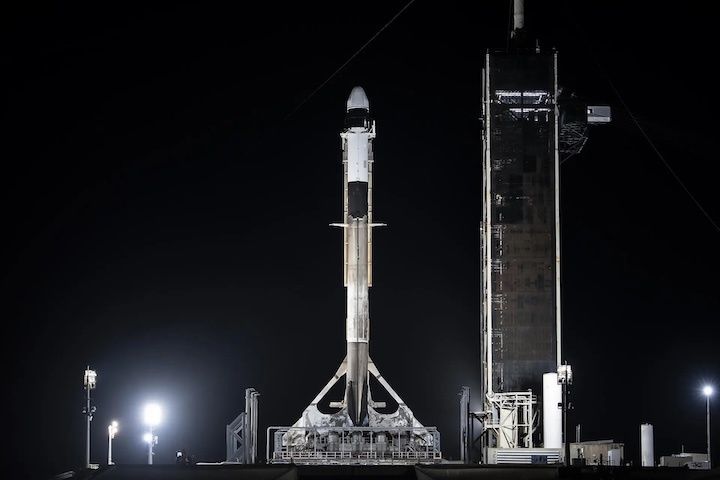 crs-33-launch