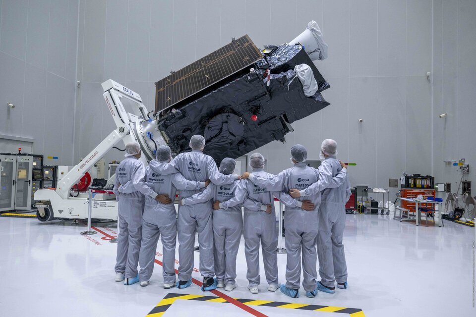 admiring-mtg-i2-at-europe-s-spaceport-article