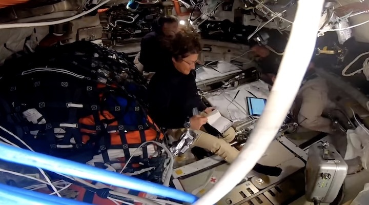 artemis-ii-day6-moon-orbit-ag