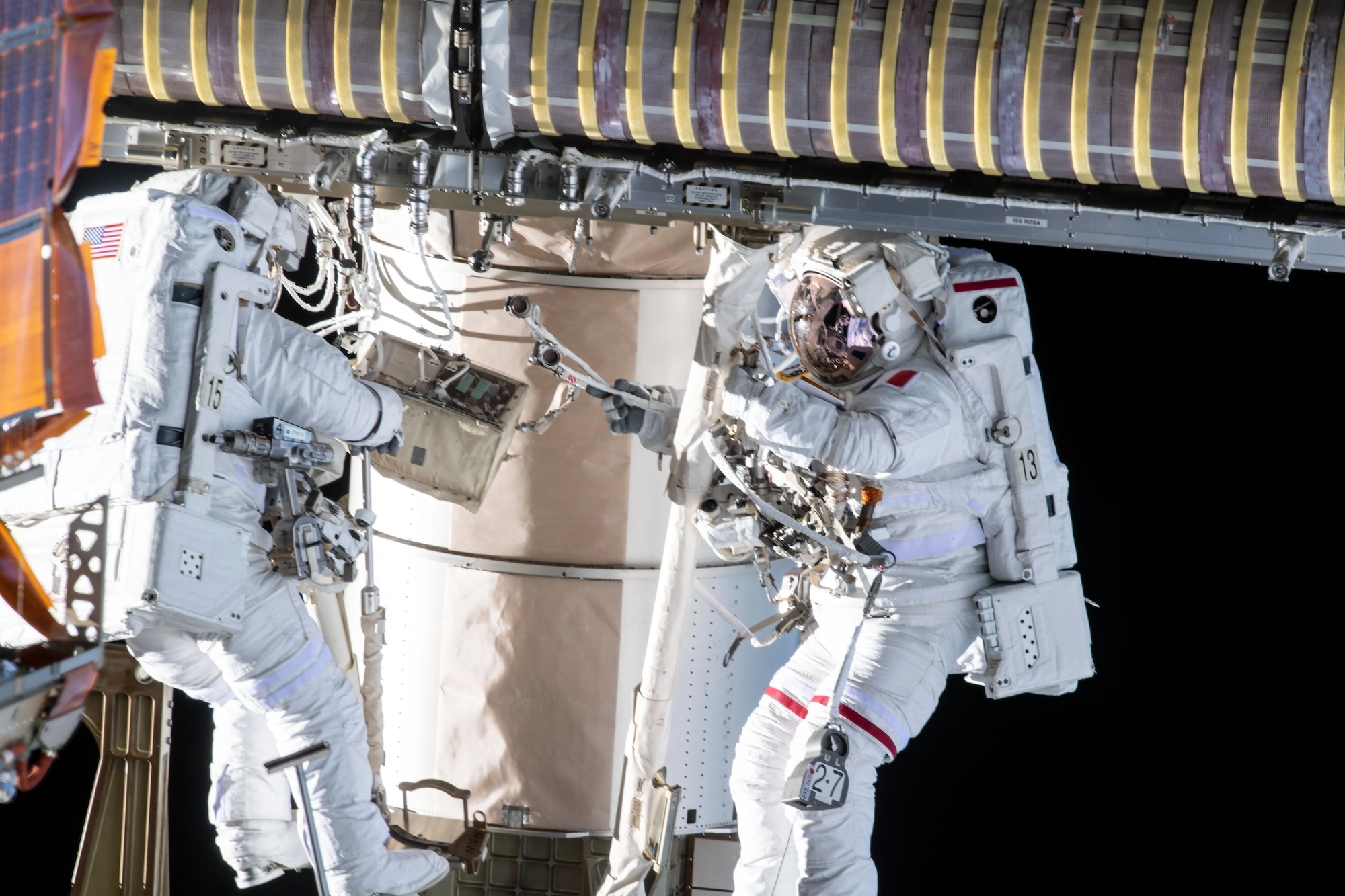 astronauts-on-spacewalk-1