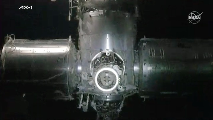 ax1-iss-docking-au