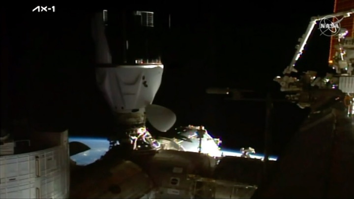 ax1-iss-docking-auq