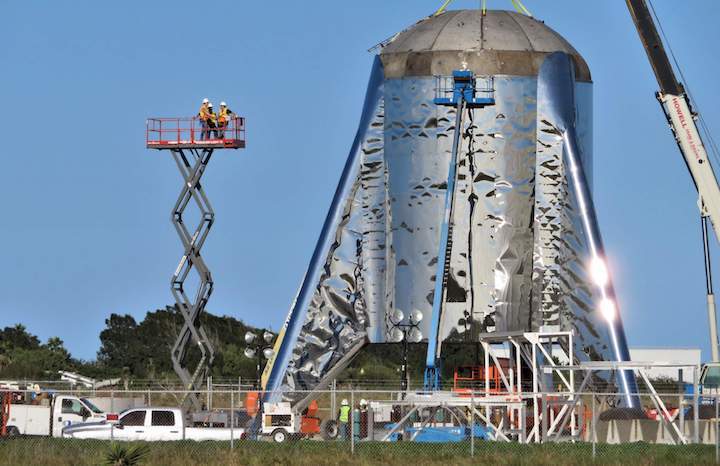 boca-chica-starship-final-dome-install-012419-nasaspaceflight-bocachicagal-3-crop-c
