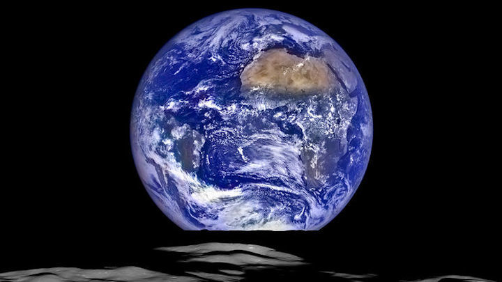 ca-0518nid-earth-moon-lro-onli