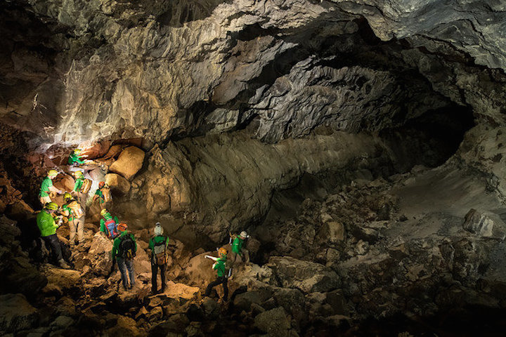 chain-work-at-the-lava-tube-no