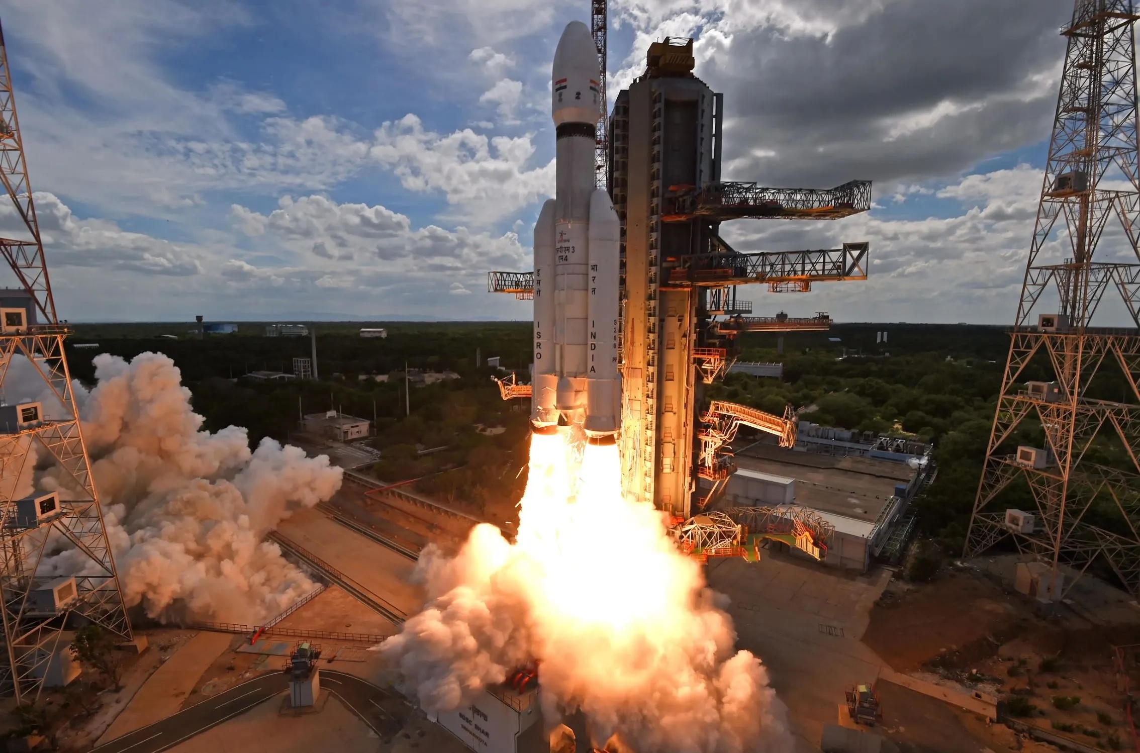 chandrayaan-3-launch-isro-14july2023-1-1