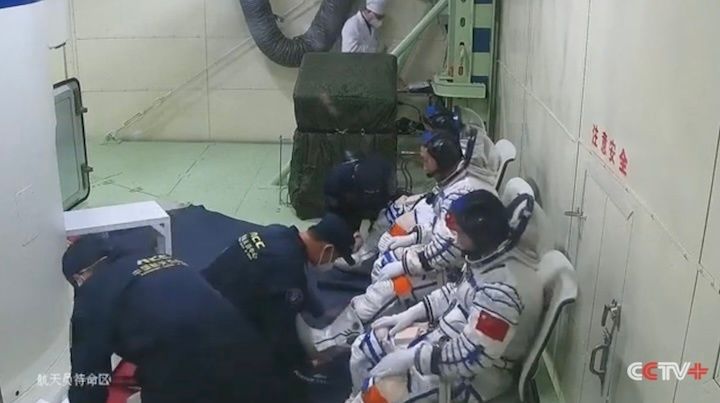 china-shenzhou-19-launch-as