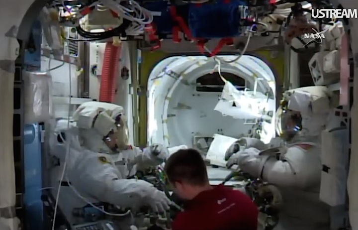 crew50-spacewalk-adkl