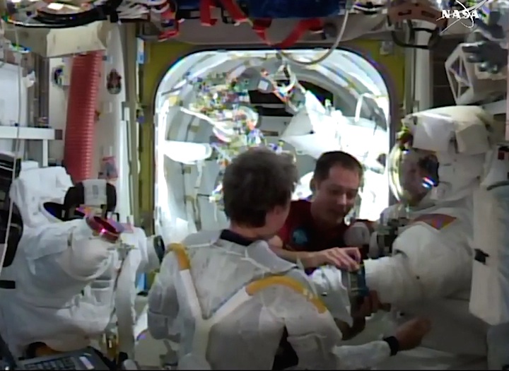 crew50-spacewalk-adks