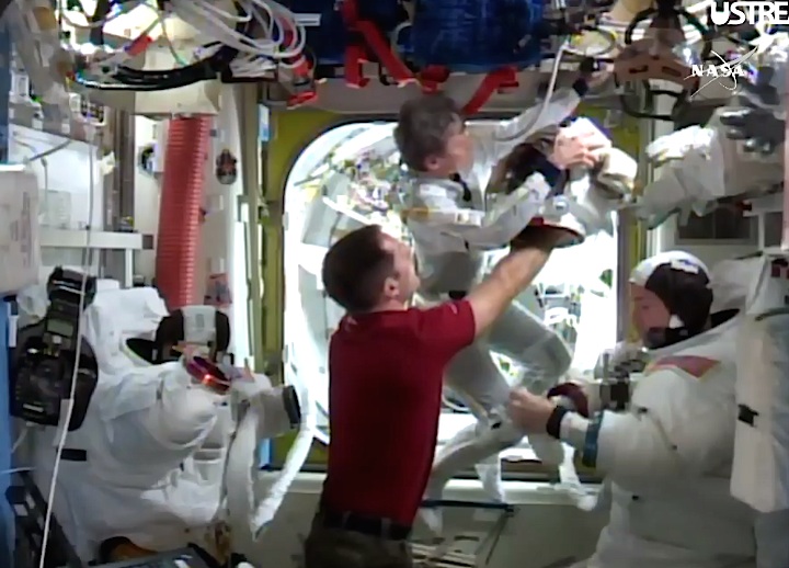 crew50-spacewalk-adkt