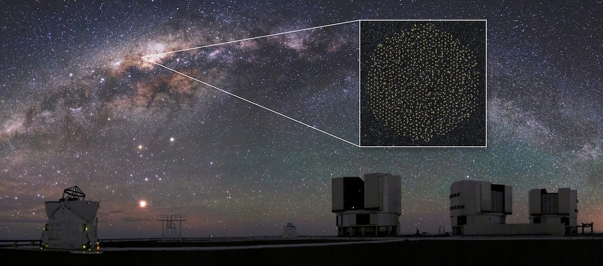 eso-ann26007b-moons-first-light-scaled
