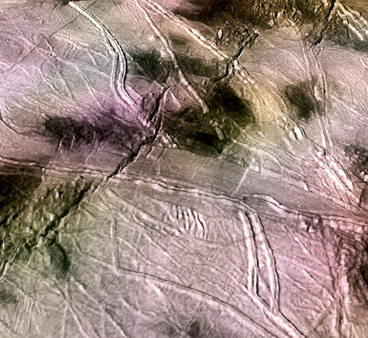 europa-surface-fractures-polar-wander-800w