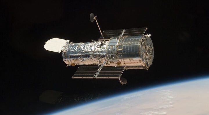 hubble-sts125release-879x485