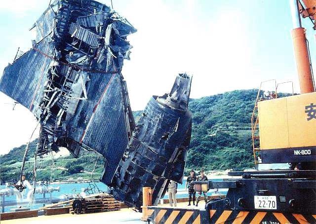 ichiban-wreckage-pulled-out-of-sea-1