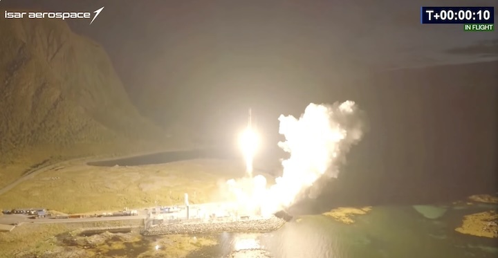 isar-aerospace-testflight-spektrum-4-launch-aw