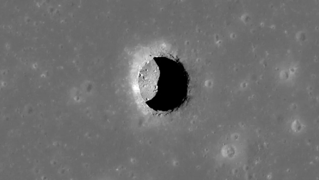 mare-tranquillitatis-pit-crater-lro-nasa-arizonauni