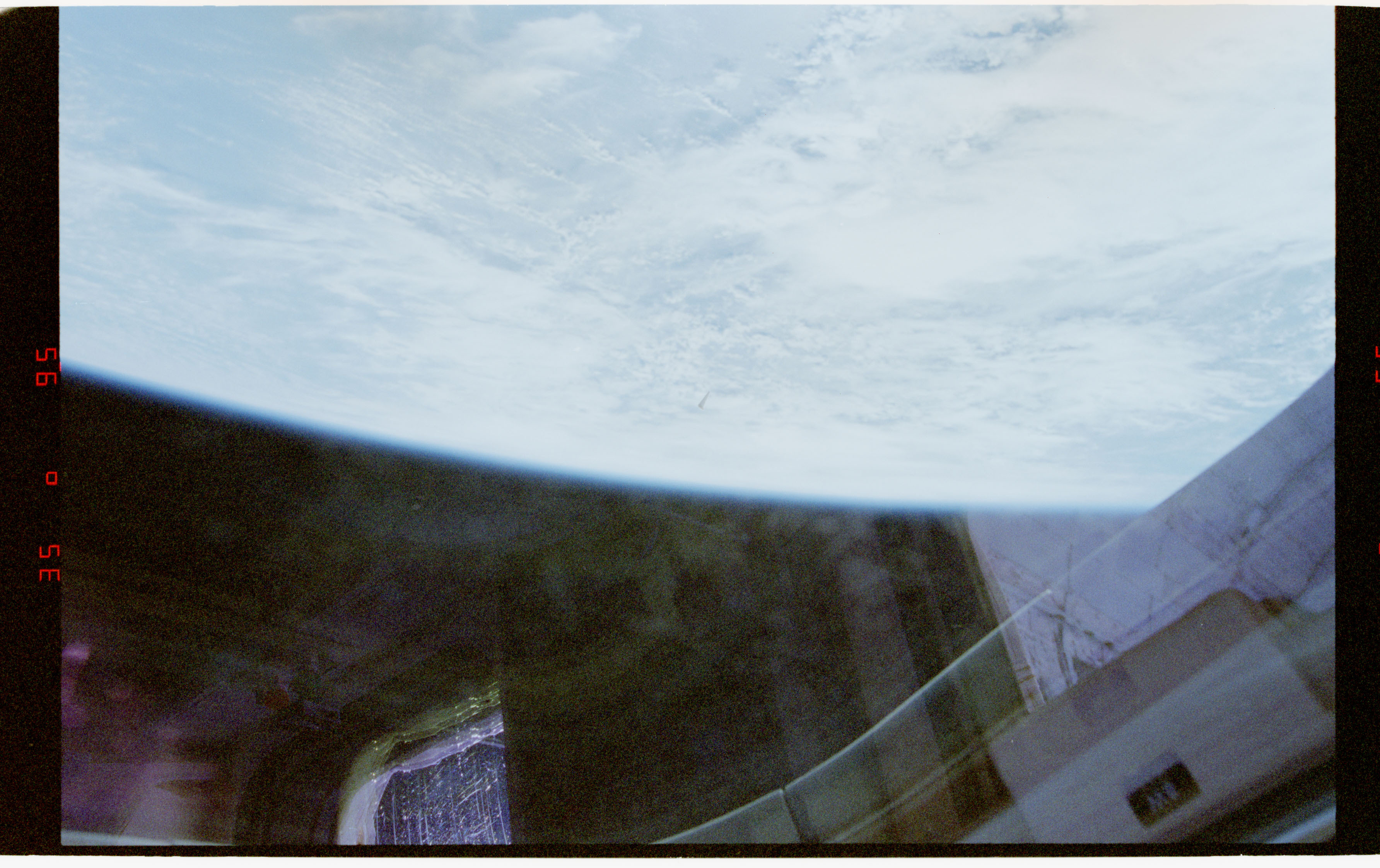 nasa-uap-d032-sts-80-unidentified-object-image3-1996