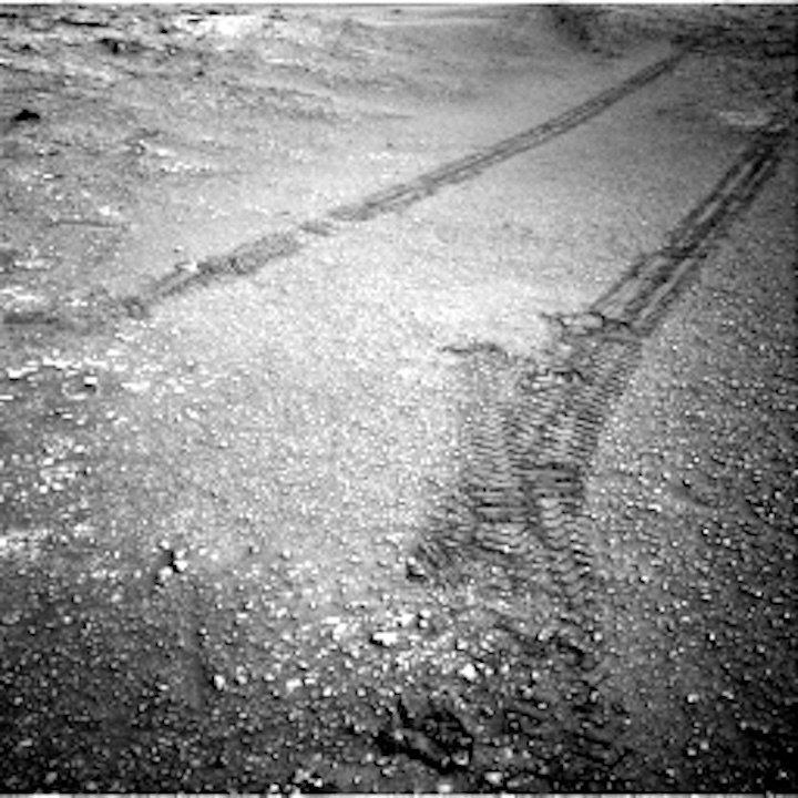 nrb-647841388edr-d0821094trav00882m-