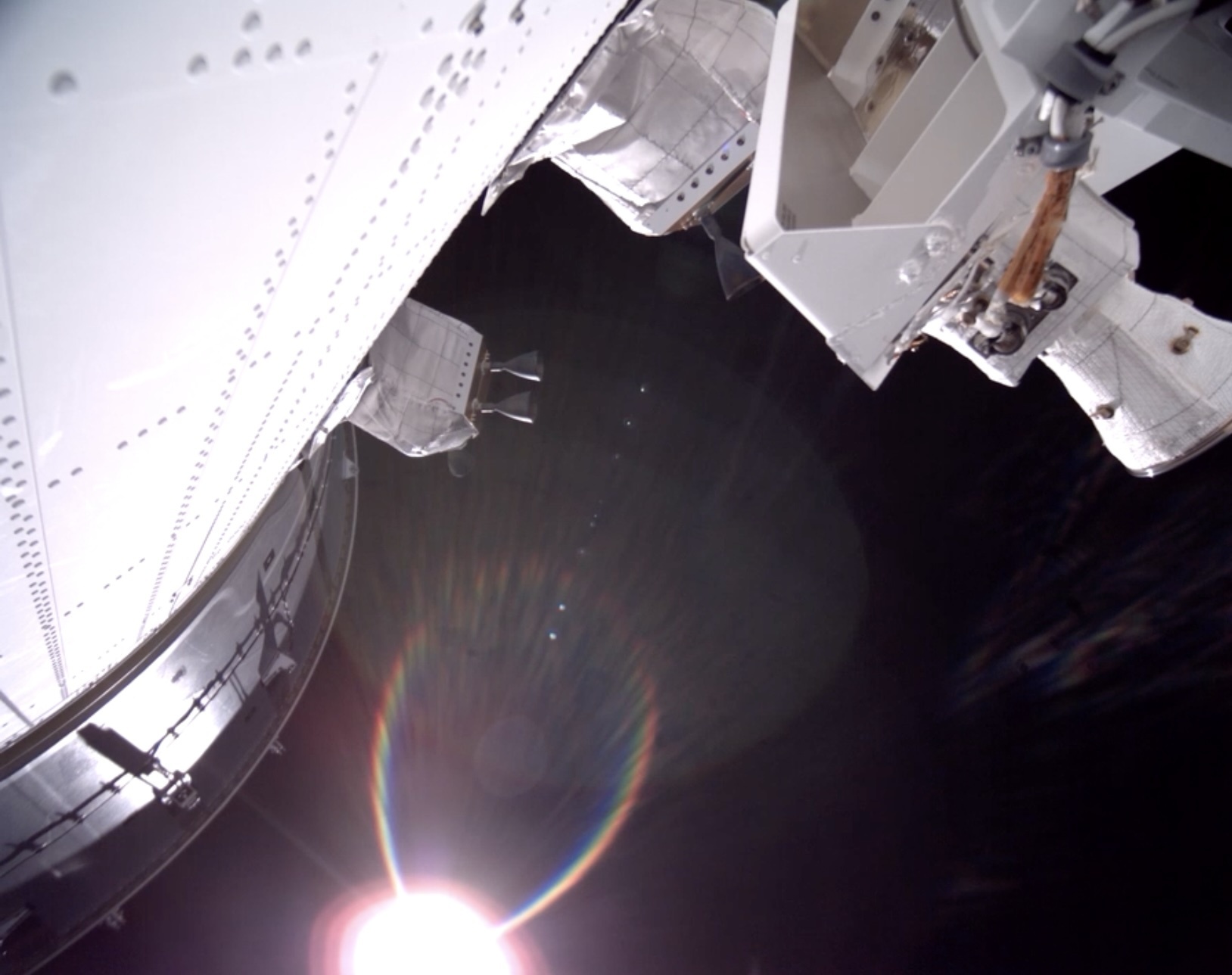 orion-camera-views-of-artemis-ii-aa