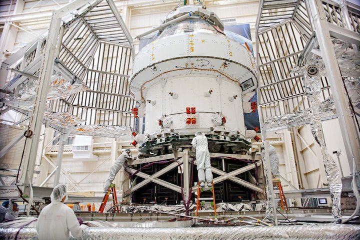 orion-spacecraft-for-artemis-i-prepared-for-thermal-test-at-nasa-plum-broke-1