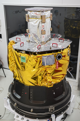 rocket-lab-lunar-photon-spacecraft-with-capstone-satellite-integrated
