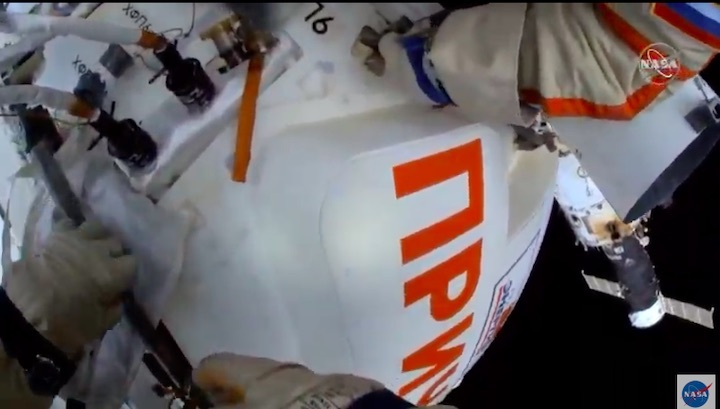 russian-spacewalk-51-ak