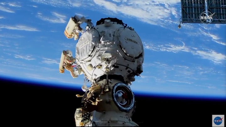 russian-spacewalk-51-av