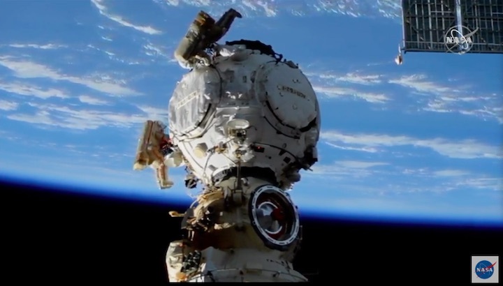 russian-spacewalk-51-aw
