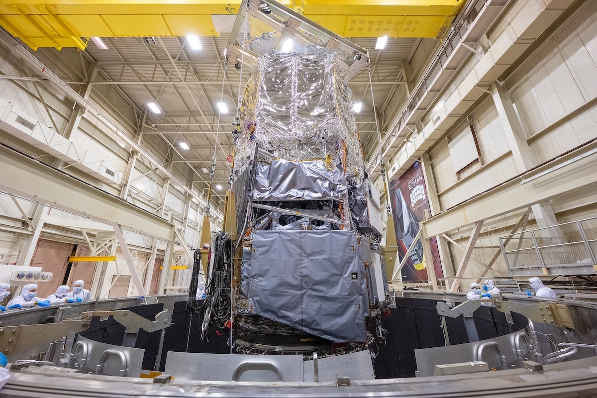 scipa-lift-out-of-ses-chamber-and-air-pad-into-ssdif-141