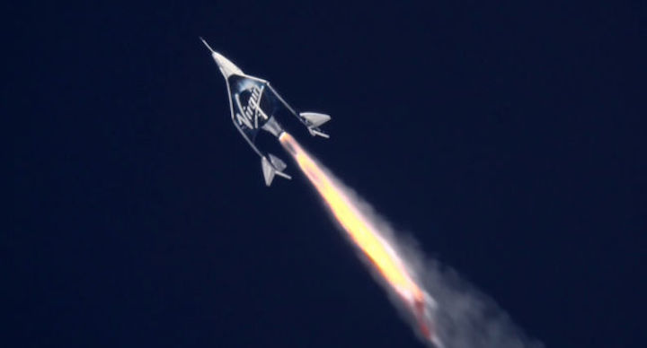 second-spaceflight-rocket-motor-burn-800x420