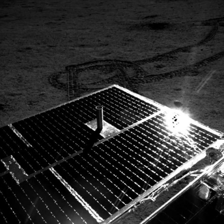solar-array-yutu2-drive-diary-5-july2019-1-600px-1