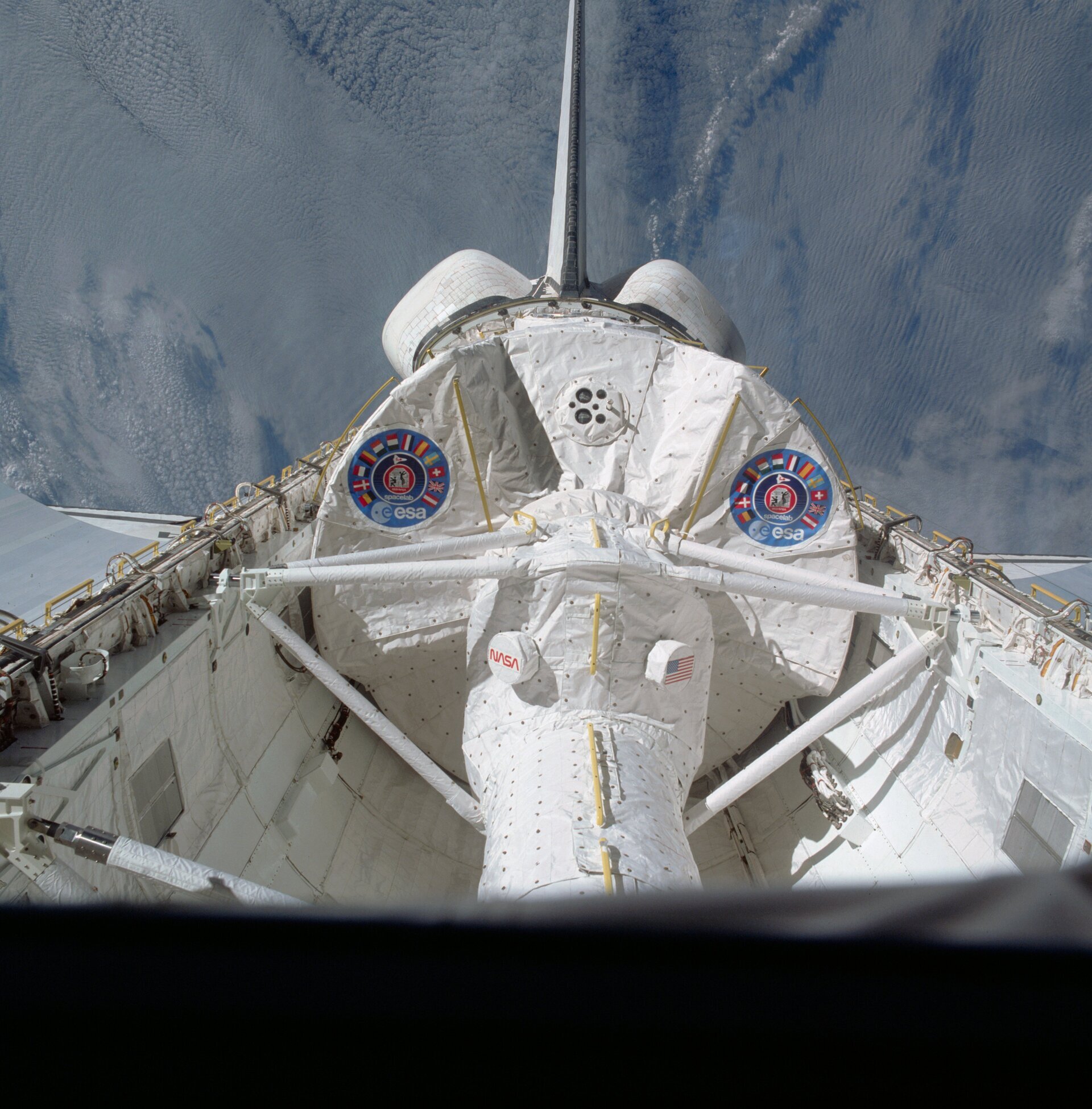 spacelab-1-on-orbit-pillars