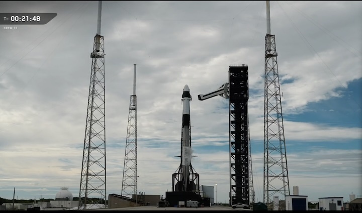 spacex-crew-13-dragon-au