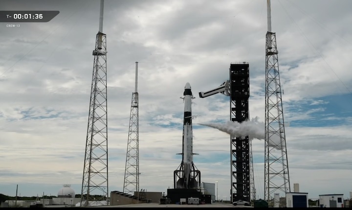 spacex-crew-13-dragon-ax