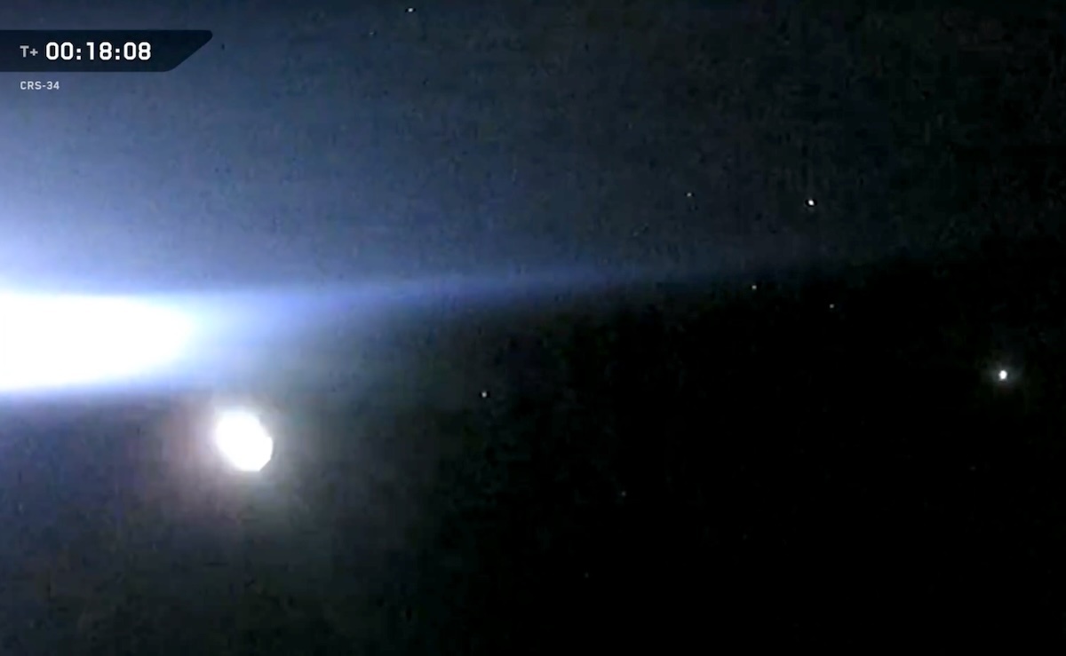 spacex-crs-34-cargo-dragon-mission-bj