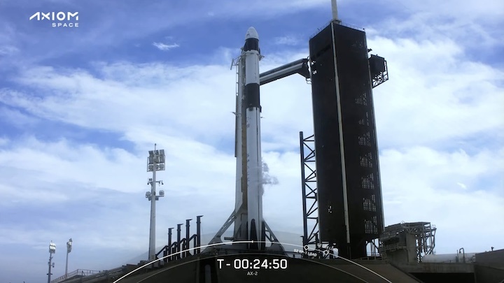 spacex-dragon-ax2-launch-cg