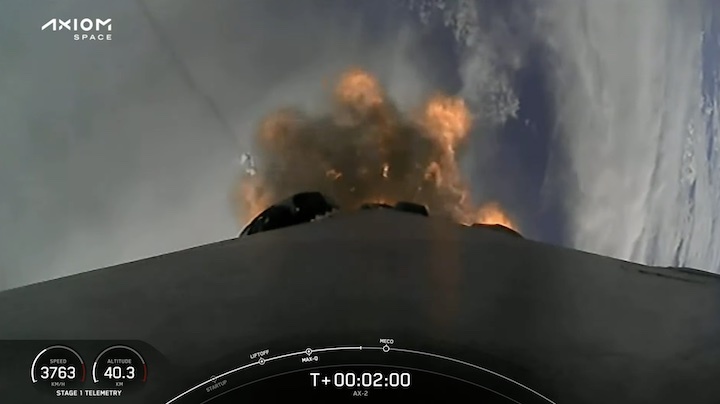 spacex-dragon-ax2-launch-dhb