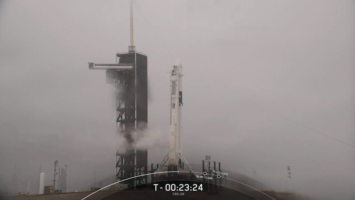 spacex-dragon-crs26-launch-ab